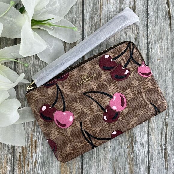Coach Corner Zip Wristlet In Signature Canvas Cherry Print Wallet Purse - Picture 1 of 6